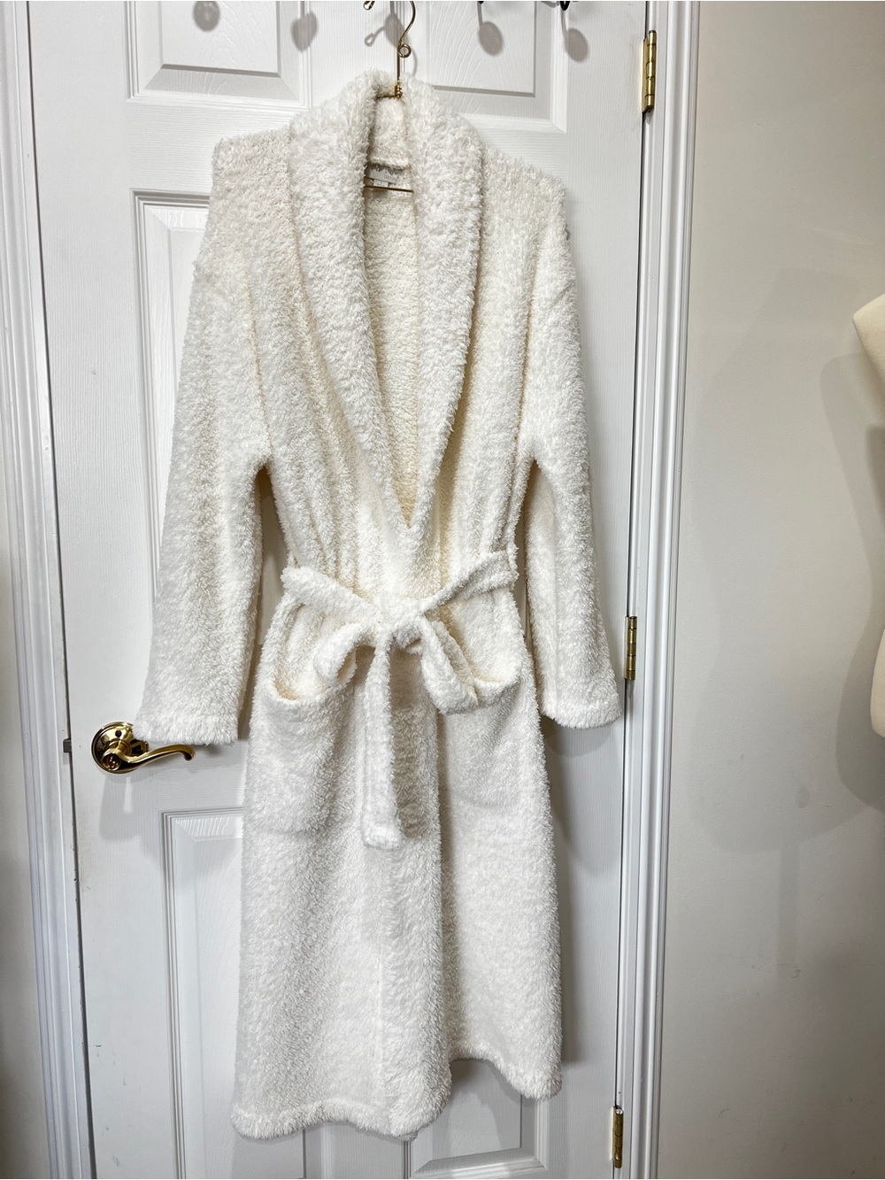 Barefoot Dreams CozyChic Adult Robe Unisex size 1 ( S/M) Pearl Beige Long Plush